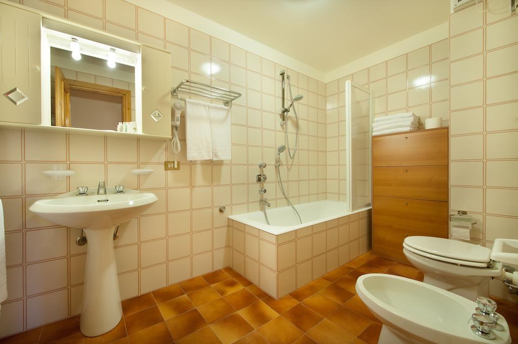 Appartamenti 3000 Livigno Phòng bức ảnh